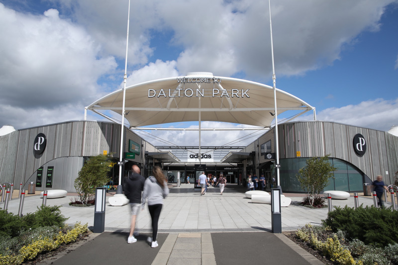 02-Dalton-Park-Outlet-Shopping-Destination-