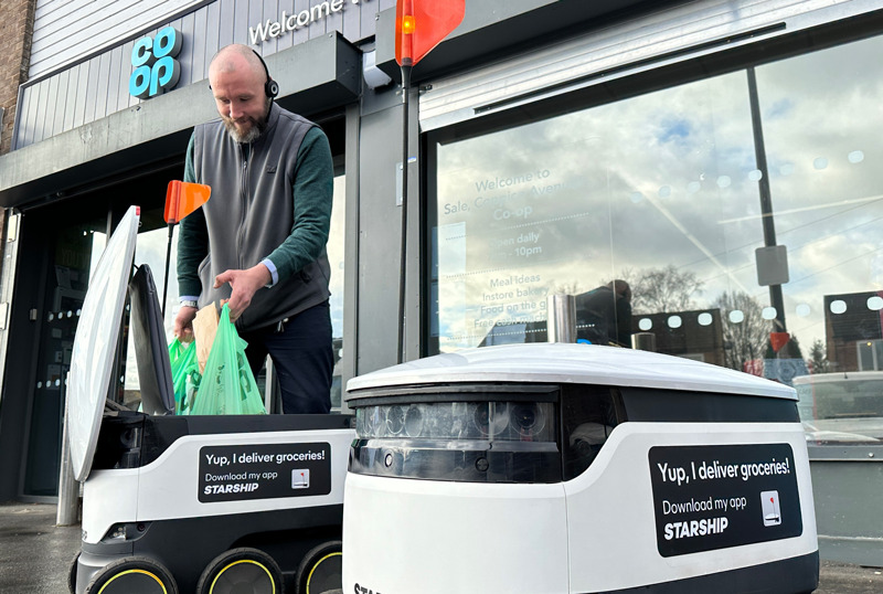 Sarship-robot-at-Co-op-in-Sale-in-Greater-Manchester