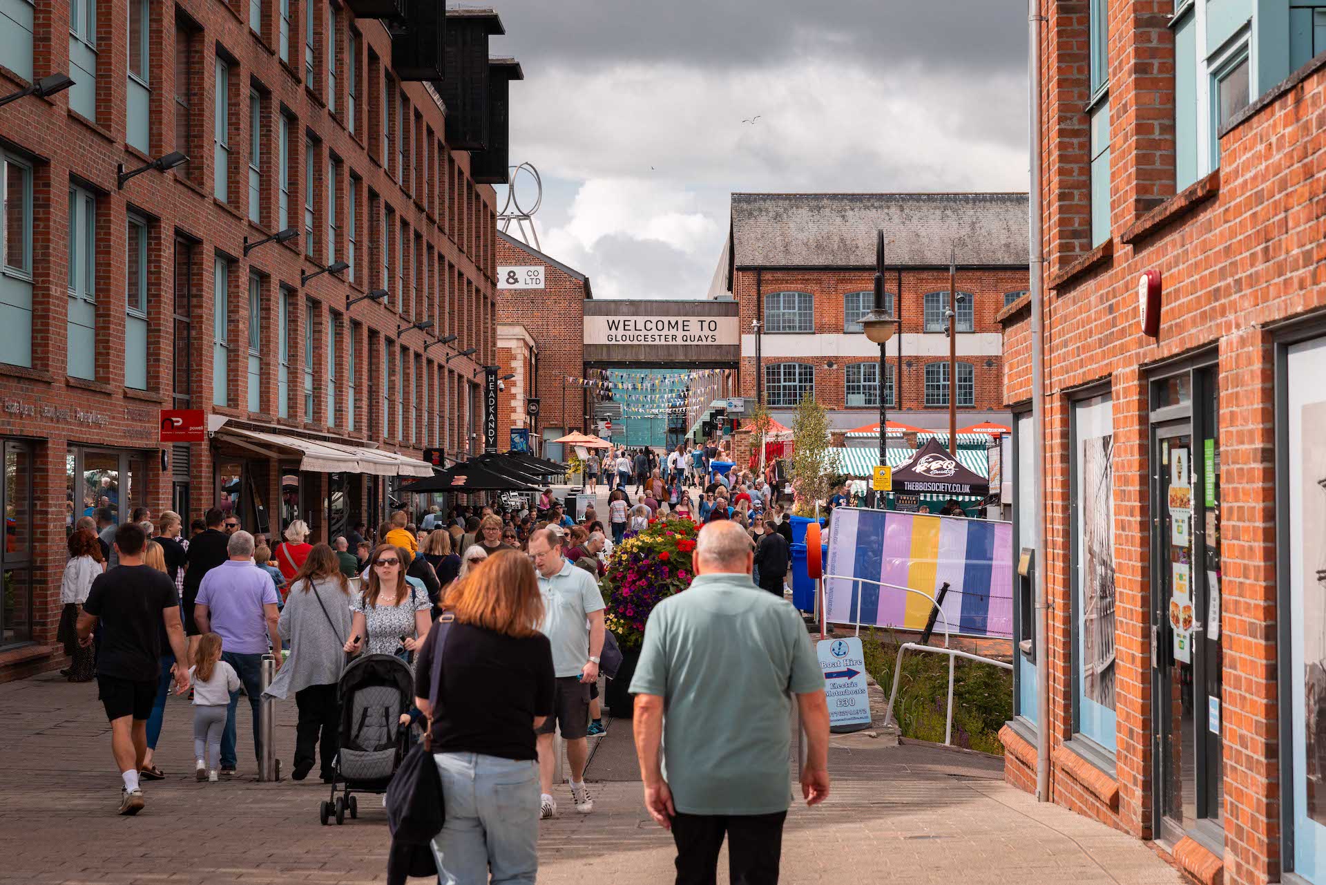 Gloucester Quays draws in record crowds for Food Festival - A1 Retail Magazine - Studio Nafay