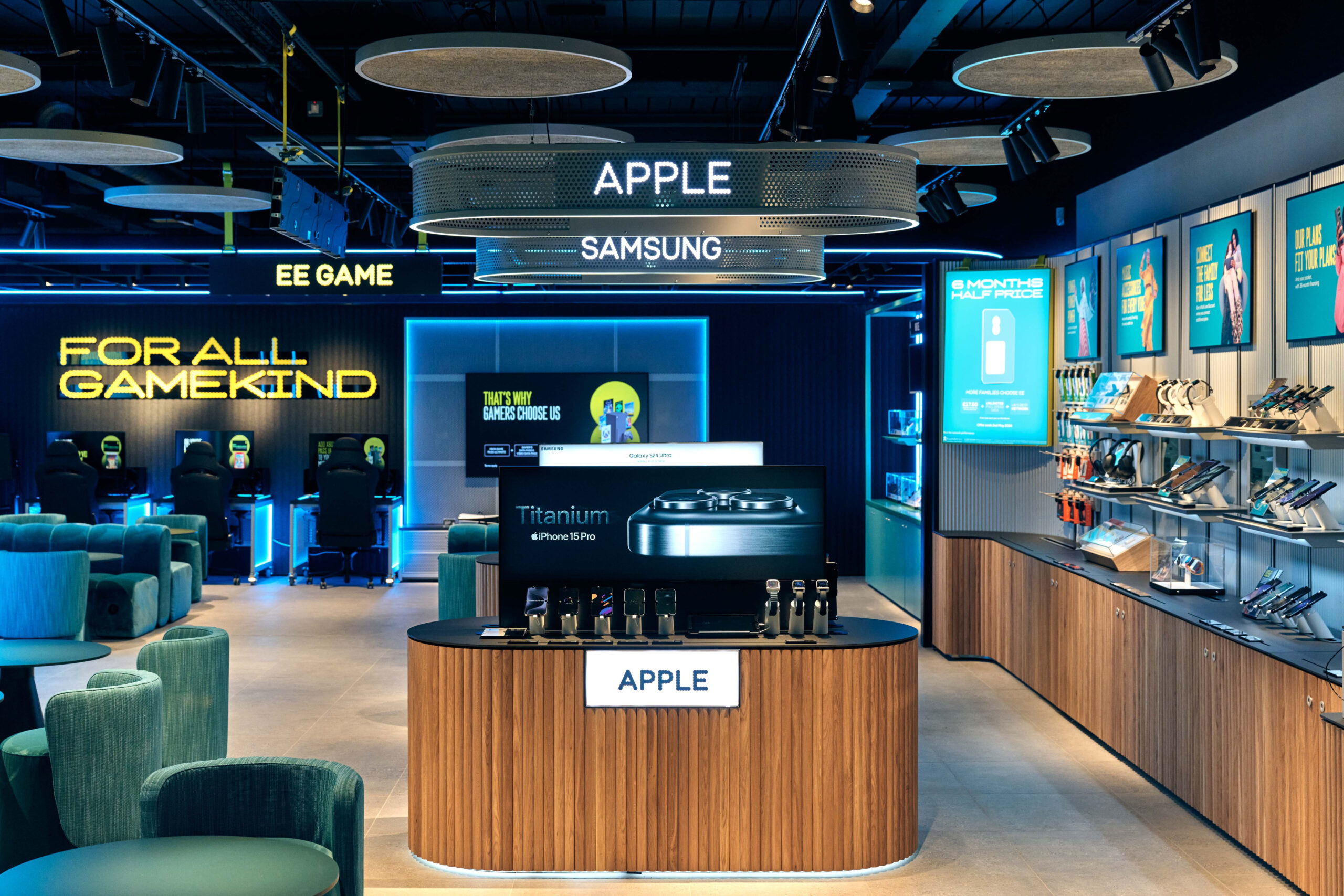 EE opens new Bristol Experience store in Cabot Circus