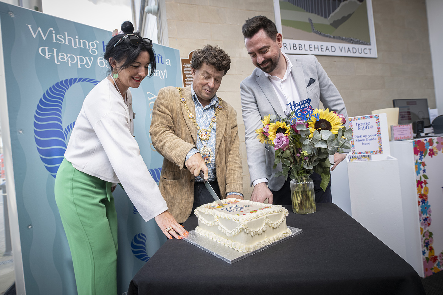 Cake cutting Major