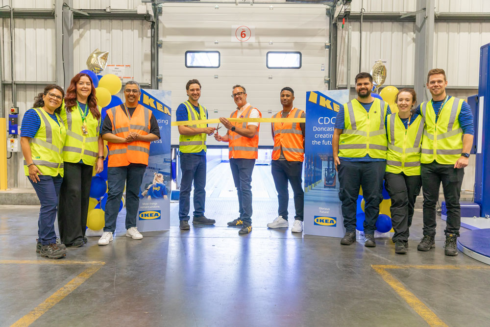 David-McCabe-cuts-the-ribbon-to-open-new-fulfilment-capability-at-Doncaster-CDC-2