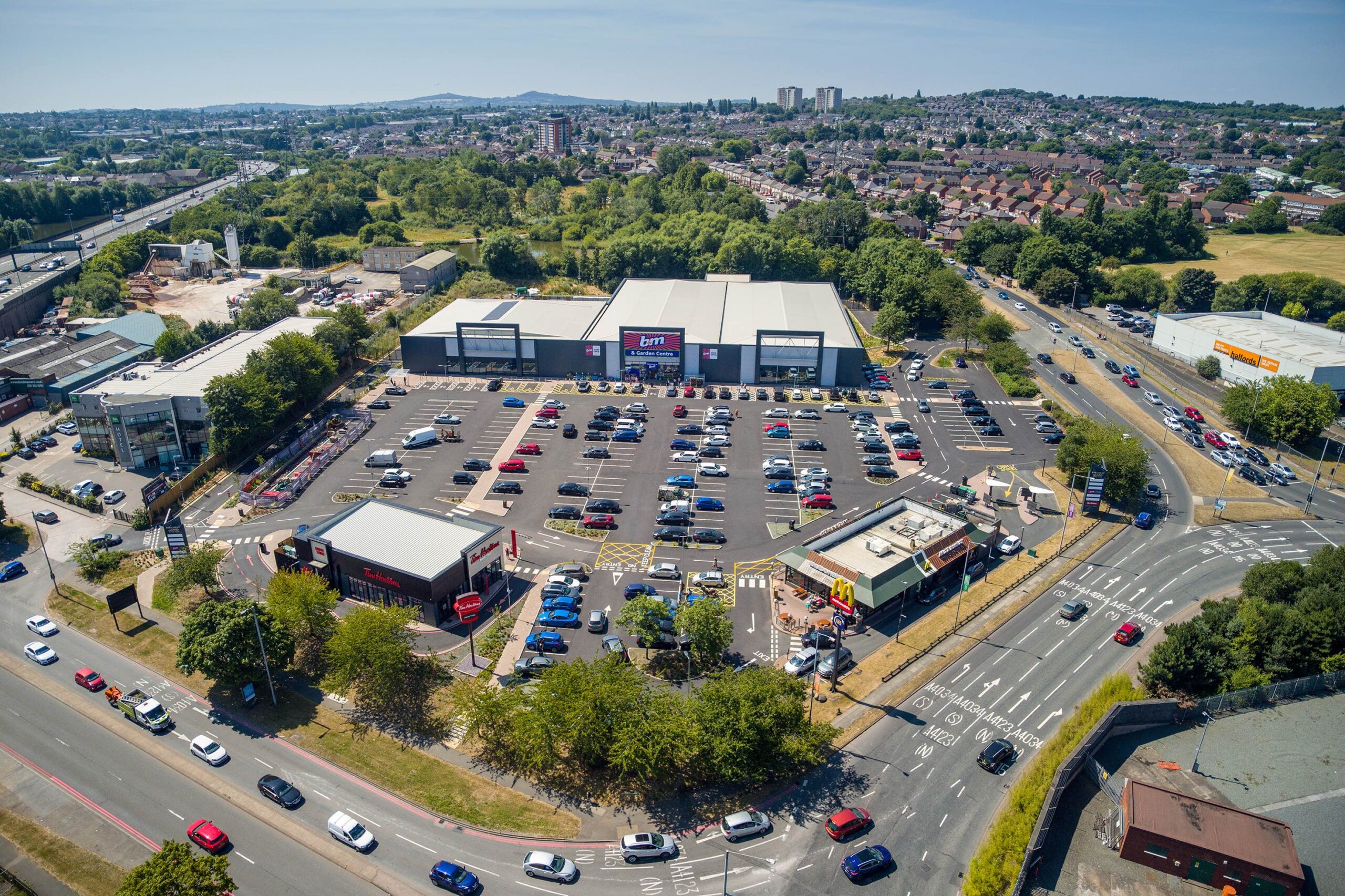 Hortons-Birchley-Island-Overview-Aerial-09.22-scaled