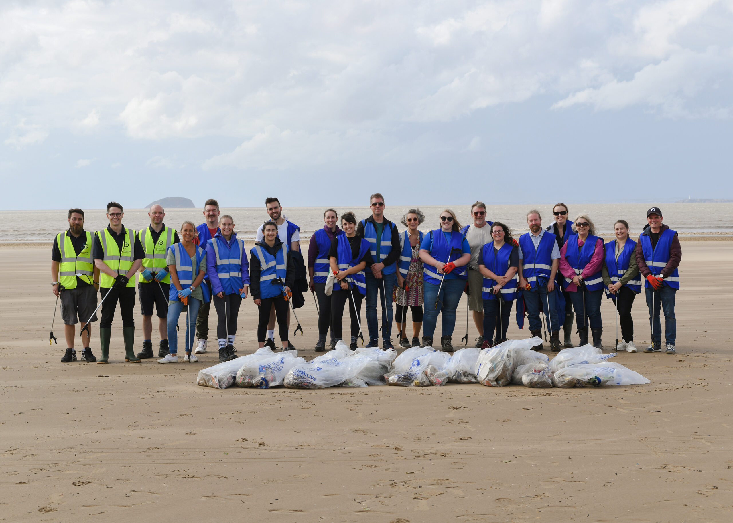 ProCook-joins-Lifes-a-Beach-Charity-for-Beach-Clean-scaled